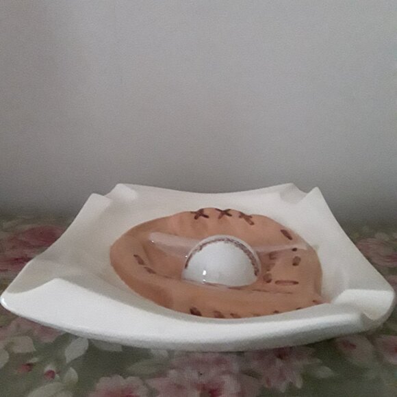 Vintage 1980s Baseball Themed Ceramic Ashtray - Picture 3 of 5